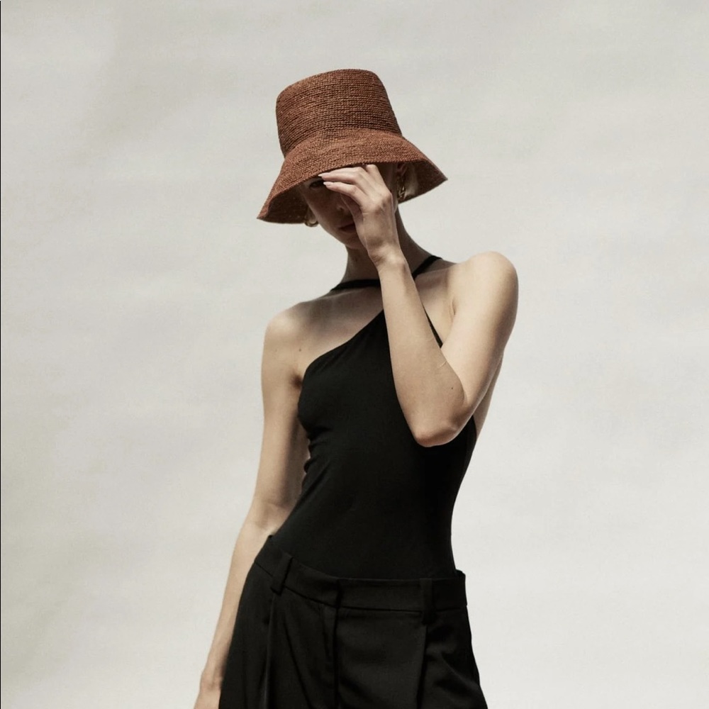 Janessa Leone packable brown straw bucket hat, size small